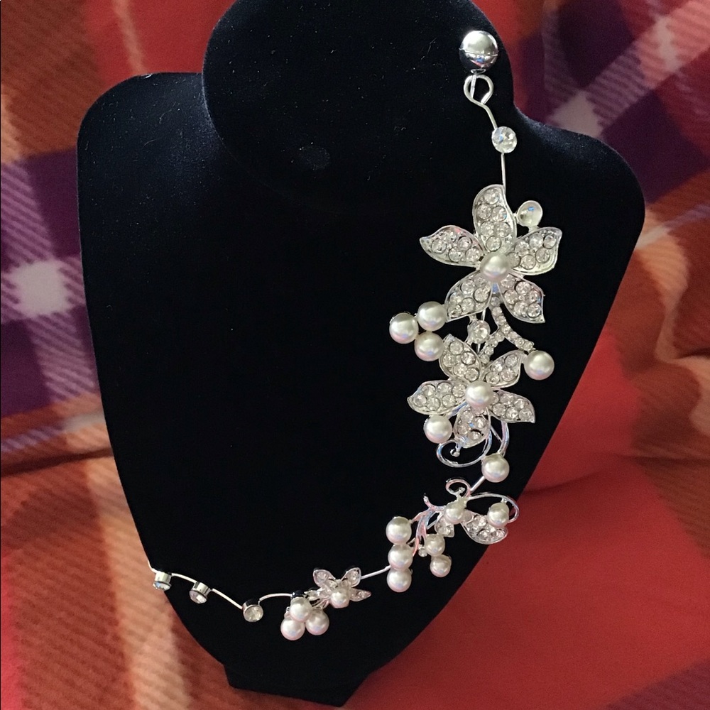 Silver, Crystals and Pearls Hair Accessory